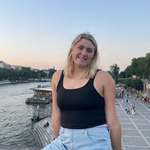 Meet your Posher, Lauren